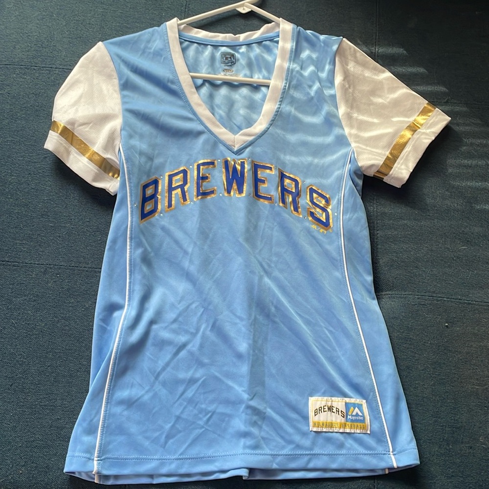 Cooperstown Milwaukee brewer Jersey vneck shirt